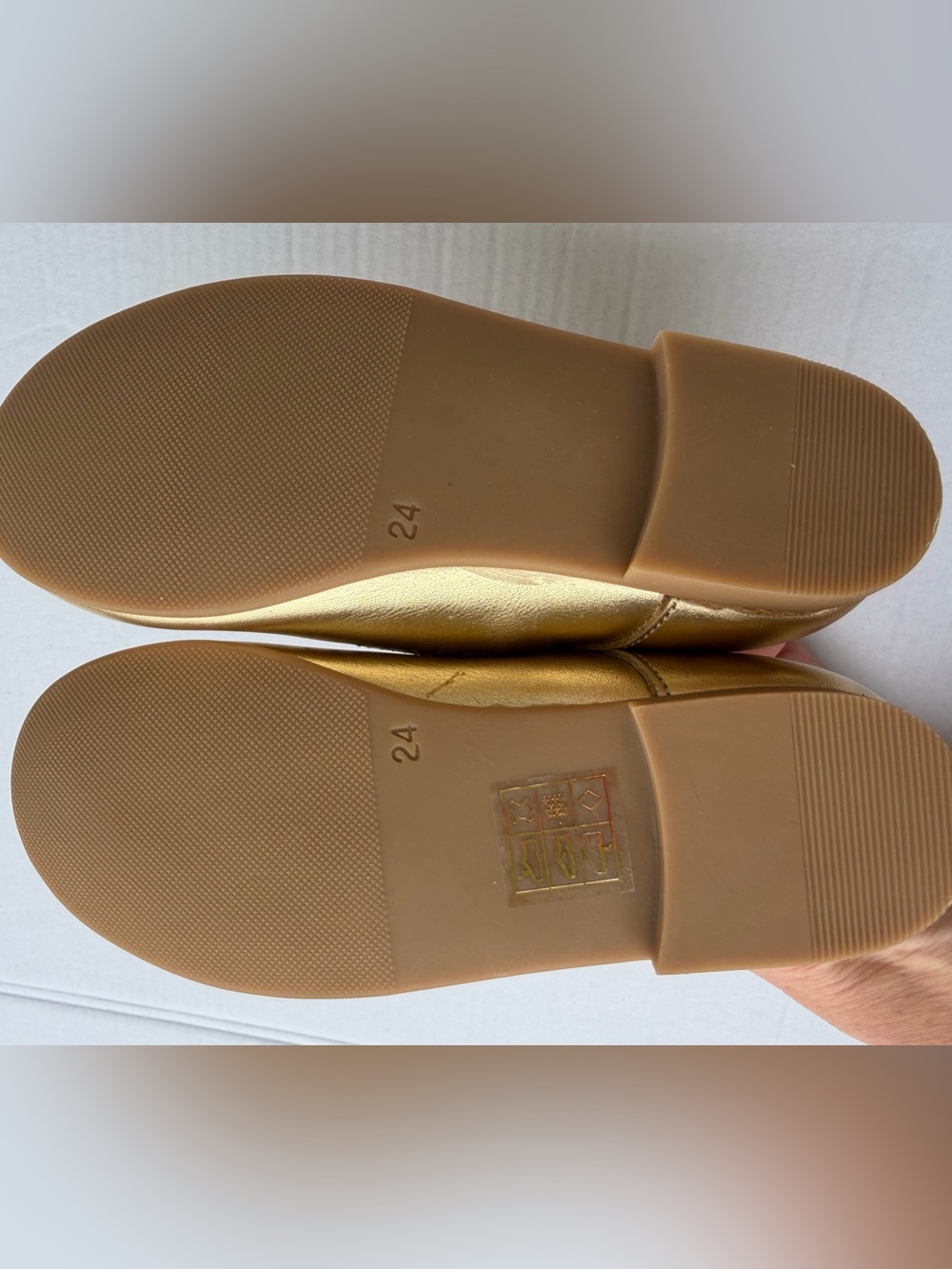 La Coqueta Gold T-Bar Mary Jane Shoes | EU 24 (US 8 Girls) - Picture 15 of 15